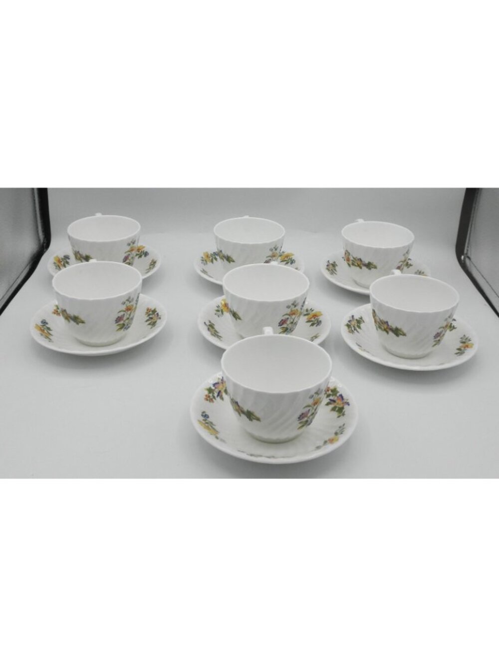 Cottage Garden by John Aynsley & Sons Cup and Saucer Set of 7 Pattern AYNOGA - Picture 4 of 11